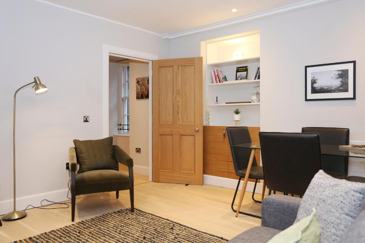 Joivy Modern And Airy Flat On The Historic Royal Mile Apartamento Edimburgo Exterior foto